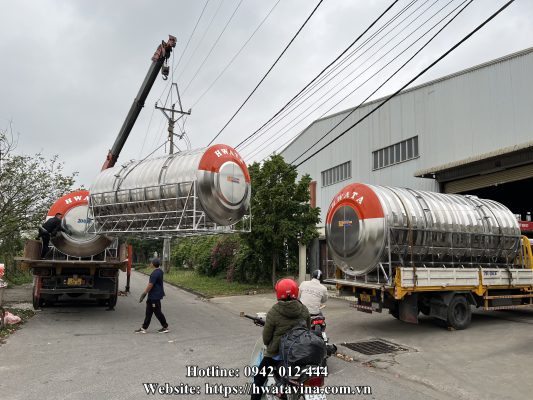 Bồn Hwata được giao hàng tận nơi